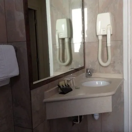 Otel London 3*
