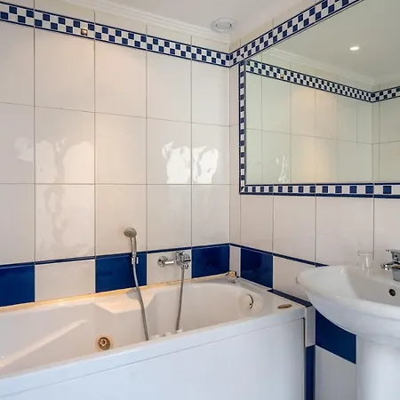 Ξενοδοχείο London 3*