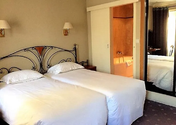 London Hotel 3*