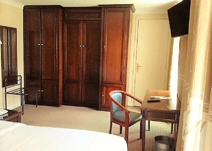 Hotel London 3*
