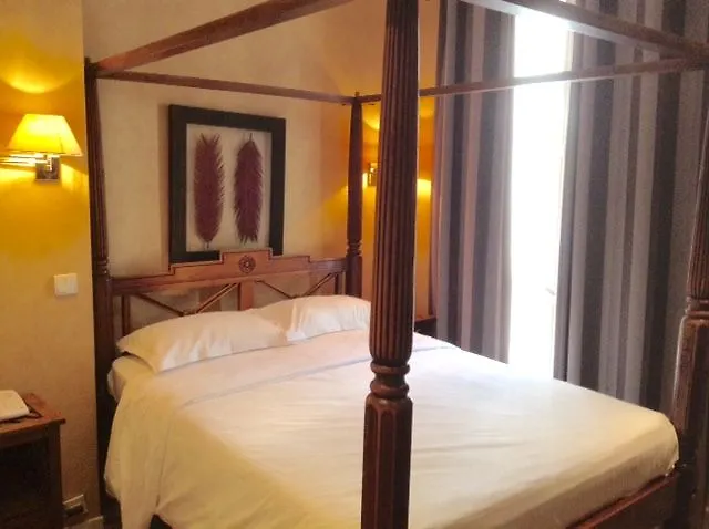 London 3* Paris