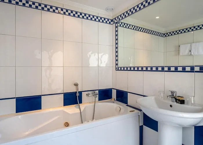 Hotel London 3*